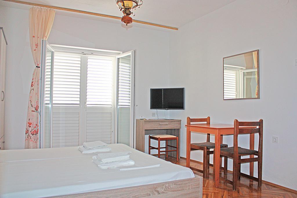 Bougainvillea Apartments Makarska Exteriör bild